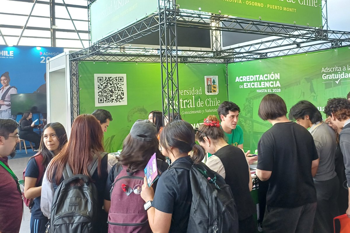UAustraldeChile's tweet photo. La Universidad Austral de Chile forma parte del Salón de Orientación de Alternativas Académicas 2025 (SIAD), jornada que se realiza del 24 al 26 de septiembre en el Centro Cultural Estación Mapocho y es considerada la feria de orientación vocacional y alternativas académicas más importante del país.

Participa junto a las a las facultades de Ciencias Agrarias y Alimentarias, Ciencias Forestales y Recursos Naturales, Ciencias Veterinarias y Ciencias de la Ingeniería. 

#SIAD2025 #AdmisiónUACh2026 

@SIAD_Chile @EstacionMapocho