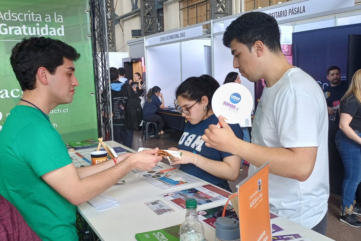 UAustraldeChile's tweet photo. La Universidad Austral de Chile forma parte del Salón de Orientación de Alternativas Académicas 2025 (SIAD), jornada que se realiza del 24 al 26 de septiembre en el Centro Cultural Estación Mapocho y es considerada la feria de orientación vocacional y alternativas académicas más importante del país.

Participa junto a las a las facultades de Ciencias Agrarias y Alimentarias, Ciencias Forestales y Recursos Naturales, Ciencias Veterinarias y Ciencias de la Ingeniería. 

#SIAD2025 #AdmisiónUACh2026 

@SIAD_Chile @EstacionMapocho