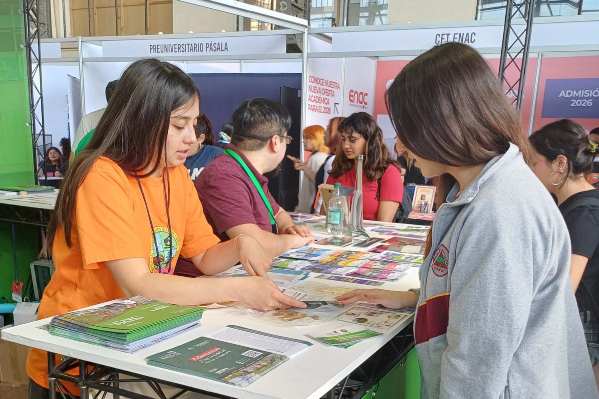 UAustraldeChile's tweet photo. La Universidad Austral de Chile forma parte del Salón de Orientación de Alternativas Académicas 2025 (SIAD), jornada que se realiza del 24 al 26 de septiembre en el Centro Cultural Estación Mapocho y es considerada la feria de orientación vocacional y alternativas académicas más importante del país.

Participa junto a las a las facultades de Ciencias Agrarias y Alimentarias, Ciencias Forestales y Recursos Naturales, Ciencias Veterinarias y Ciencias de la Ingeniería. 

#SIAD2025 #AdmisiónUACh2026 

@SIAD_Chile @EstacionMapocho