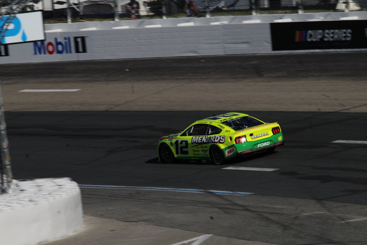 HooklineFalls's tweet photo. Ryan Blaney's Mobil 1 301

#NASCAR #Mobil1301 https://t.co/u0aDSfrRRd