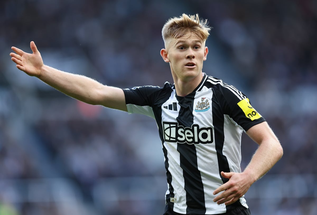 🏴󠁧󠁢󠁥󠁮󠁧󠁿⭐️ | Lewis Hall (21, LB) showed class for Newcastle vs Bradford City – Best LB in the Premier League?

▫️  55/62 passes 
▫️  3 chances created
▫️  6 passes into final third
▫️  82 touches, 3 in opposition box
▫️  3/4 ground duels won 

Composed &amp; creative 🪄