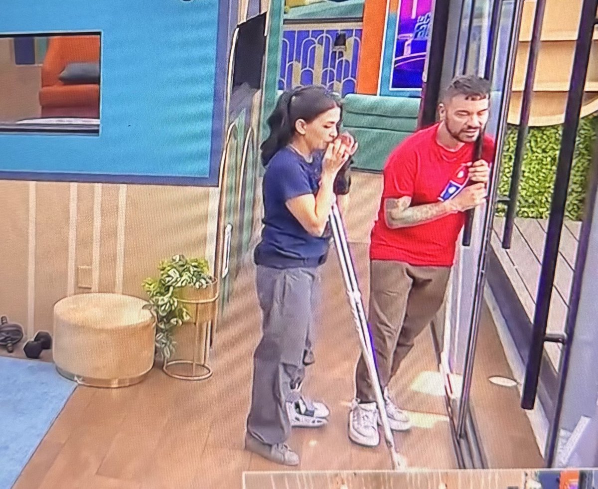 valworlds's tweet photo. Dalilah y Shiky escuchando todo el amor que les están gritando 🥹💗

#LaCasaDeLosFamososMx
#LaCasaDeLosFamososMéxico https://t.co/vQp3nmRVEL