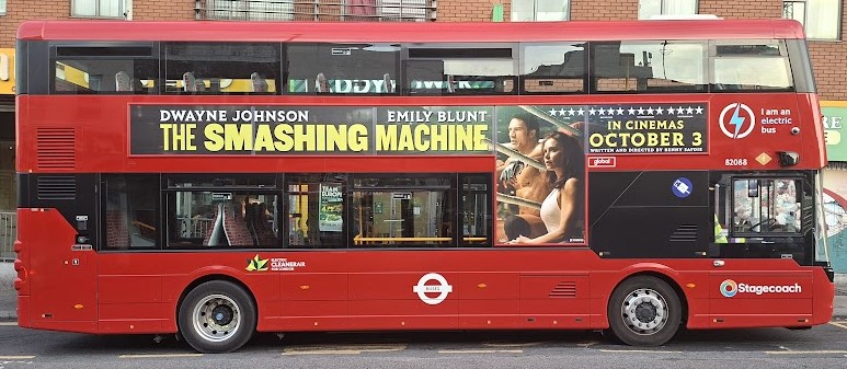 FilmsQuirky's tweet photo. #TheSmashingMachine (2025)
#LondonBusFilmTSide #LondonBusFilmPoster 🚌
#A24 #MagneticFieldsEntertainment
#OutForTheCount #SevenBucksProductions https://t.co/o9pkXMgxfs