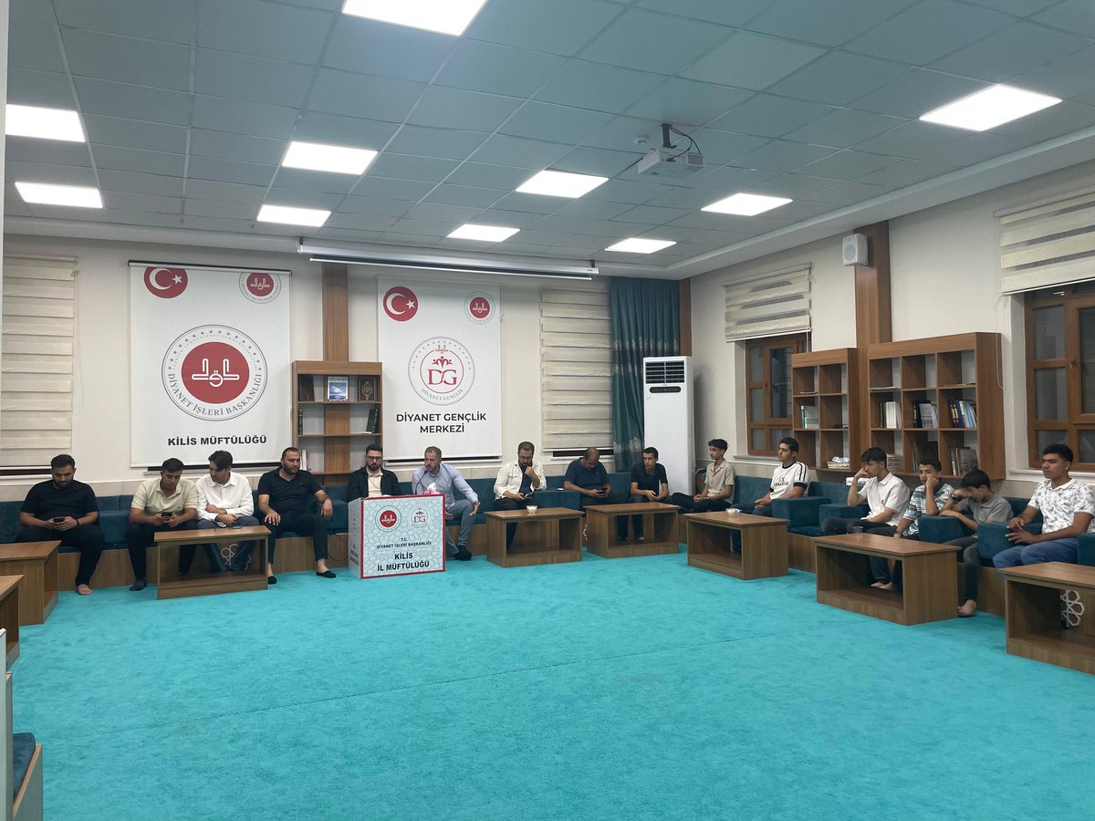 TugvaKilis's tweet photo. ✨ TÜGVA Kilis olarak bu hafta Velhasıl Sohbeti programımızı, Elbeyli İlçe Müftüsü Sn. Mustafa Talha Çıtlık hocamızın katılımıyla Diyanet Gençlik Merkezi'nde gerçekleştirdik.

🌙 Manevi atmosferi paylaşan tüm kardeşlerimize teşekkür ediyoruz.

#TUGVA #TugvaKilis #Gençlik https://t.co/eqBq1Ey8en