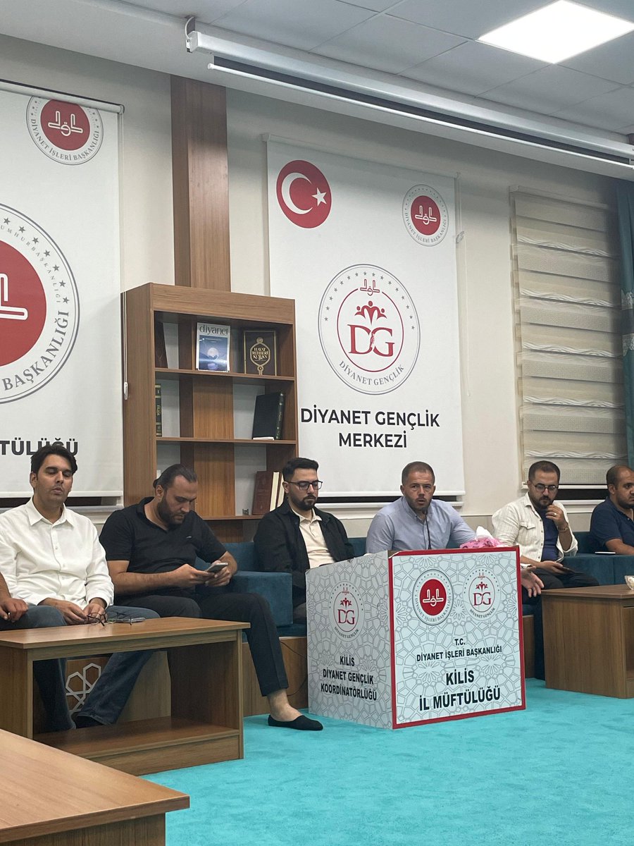 TugvaKilis's tweet photo. ✨ TÜGVA Kilis olarak bu hafta Velhasıl Sohbeti programımızı, Elbeyli İlçe Müftüsü Sn. Mustafa Talha Çıtlık hocamızın katılımıyla Diyanet Gençlik Merkezi'nde gerçekleştirdik.

🌙 Manevi atmosferi paylaşan tüm kardeşlerimize teşekkür ediyoruz.

#TUGVA #TugvaKilis #Gençlik https://t.co/eqBq1Ey8en