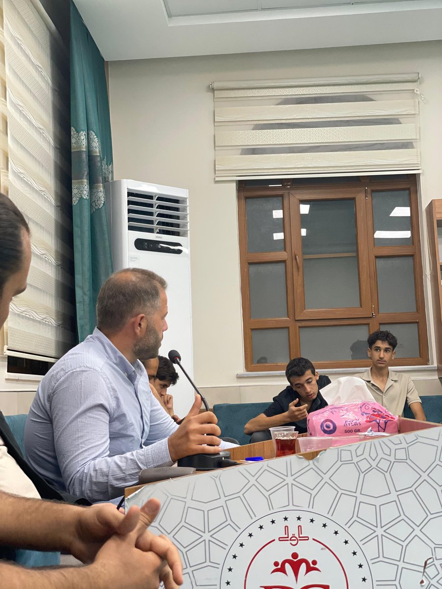 TugvaKilis's tweet photo. ✨ TÜGVA Kilis olarak bu hafta Velhasıl Sohbeti programımızı, Elbeyli İlçe Müftüsü Sn. Mustafa Talha Çıtlık hocamızın katılımıyla Diyanet Gençlik Merkezi'nde gerçekleştirdik.

🌙 Manevi atmosferi paylaşan tüm kardeşlerimize teşekkür ediyoruz.

#TUGVA #TugvaKilis #Gençlik https://t.co/eqBq1Ey8en