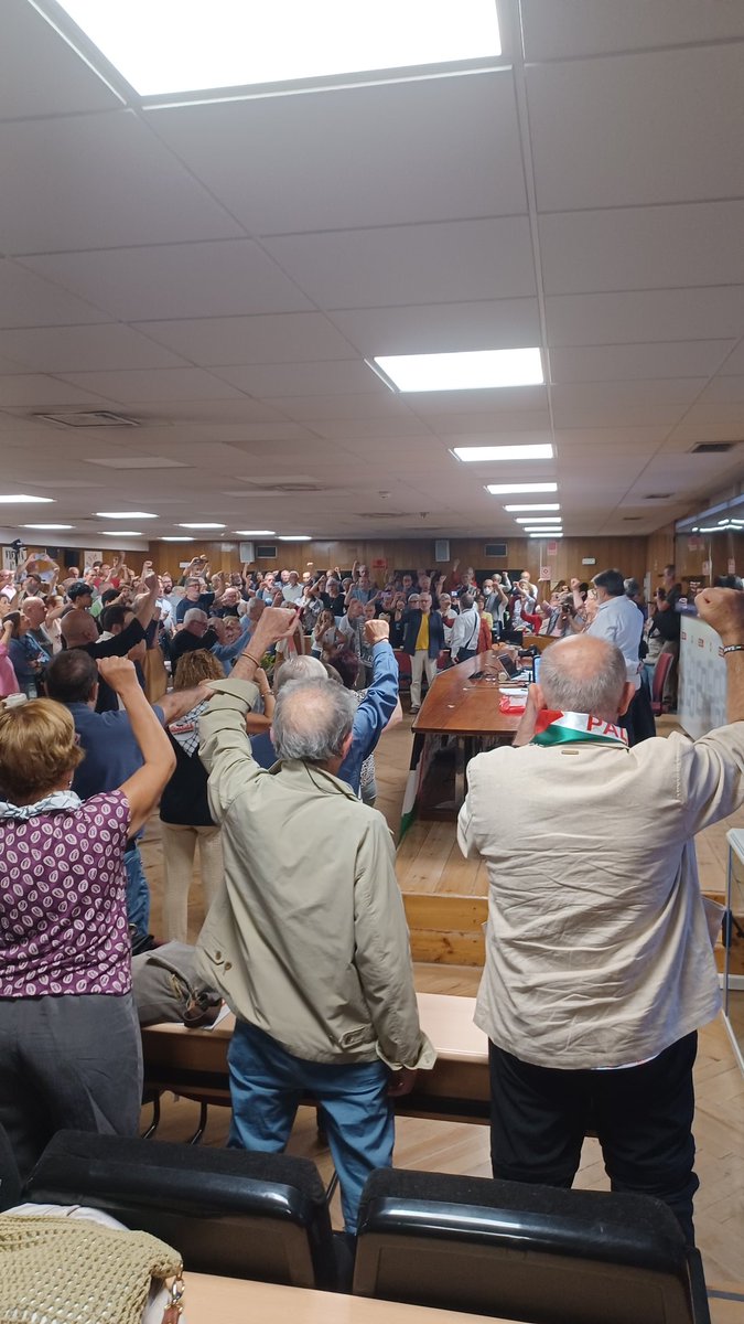 Dicen que #Lenin dijo que "Es preciso soñar, pero con la condición de creer en nuestros sueños. De examinar con atención la vida real, de confrontar nuestra observación con nuestros sueños, y de realizar escrupulosamente nuestra fantasía"

Gracias Julián por realizar tu fantasía