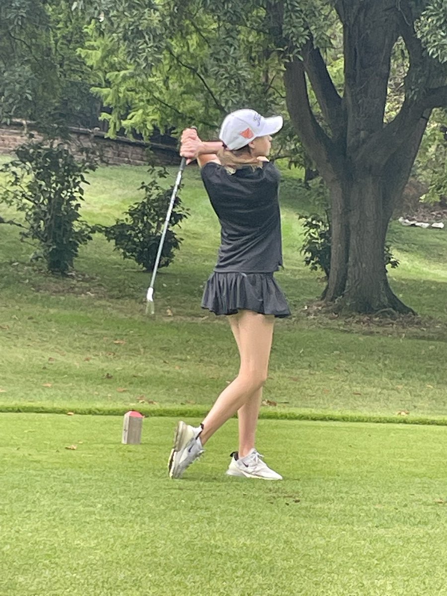 WG/Marquette/Lafayette underway at Forest Hills C.C.  Sarah, Mackenzie, Amelia and Lainey for the Statesmen!
