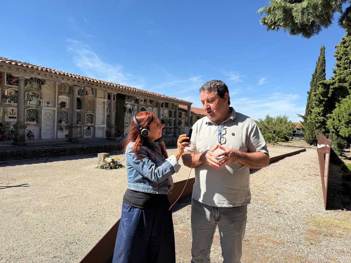 Avui he acompanyat a Cervera a la periodista de Radio Svizzera Italiana (RSI), Cristina Artoni. La raó: un reportatge sobre el 50 aniversari de la mort de Franco, bo i posant èmfasi en les fosses comunes, i un interès molt especial amb la dignificació de la fossa de Cervera.