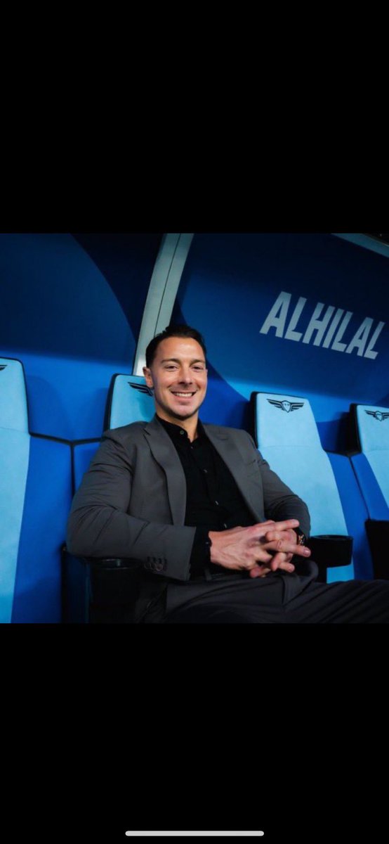 ماتياس: قلتَ في المؤتمر الصحفي:

الأهداف التي استقبلناها كانت بسبب أخطاء تافهة.

تصريحٌ مُستفزٌ يا ماتياس!!

لماذا لم تُعالج الأخطاء التافهة؟
يا لك من أحمق! الجميع يتابعها منذ أربع مباريات، إلا أنت، وهي تتكرر باستمرار.

Mathias: you said at the press conference
The goals we