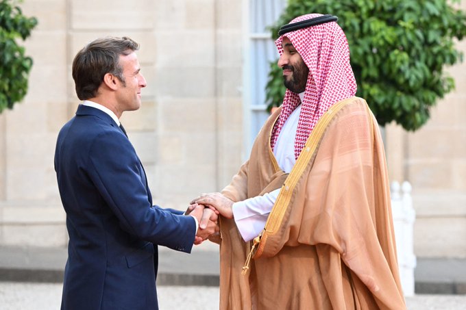 ماكرون: علاقتنا مع السعودية قائمة على الصداقة والثقة.. عمق العلاقات مع السعودية سمح بالوصول لإعلان نيويورك.. نجحنا مع السعودية في تعبئة 142 دولة لتأييد حل الدولتين 
