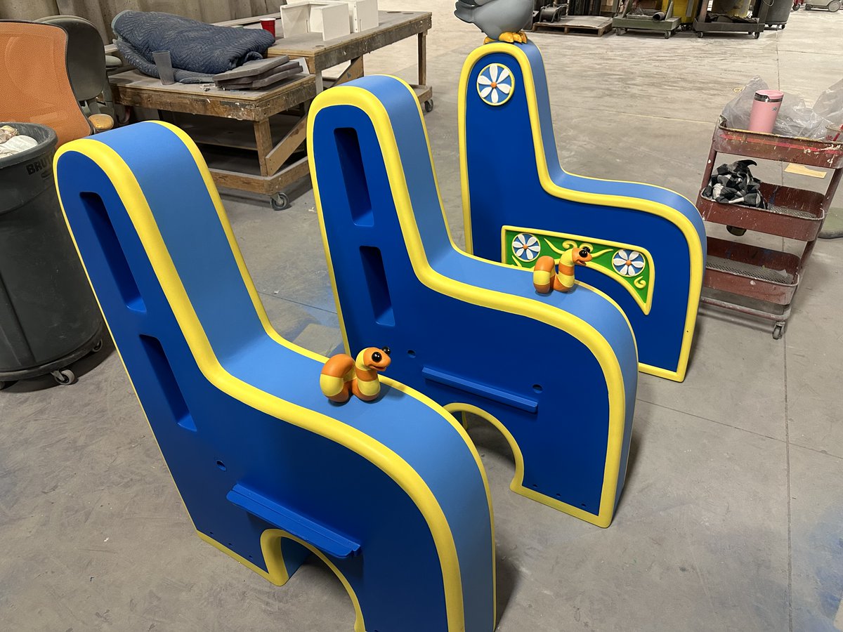 BaynumSolutions's tweet image. Hello Friends! Take a look inside our workshop and see how Sunny Day Carousel went through our restoration process. It’s now bright, colorful, and ready to delight anyone who loves a cheerful spin. (@SesamePlace)
