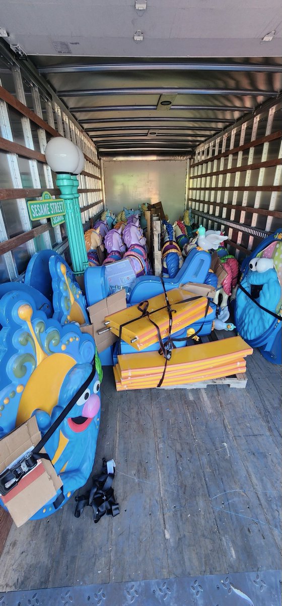 BaynumSolutions's tweet image. Hello Friends! Take a look inside our workshop and see how Sunny Day Carousel went through our restoration process. It’s now bright, colorful, and ready to delight anyone who loves a cheerful spin. (@SesamePlace)