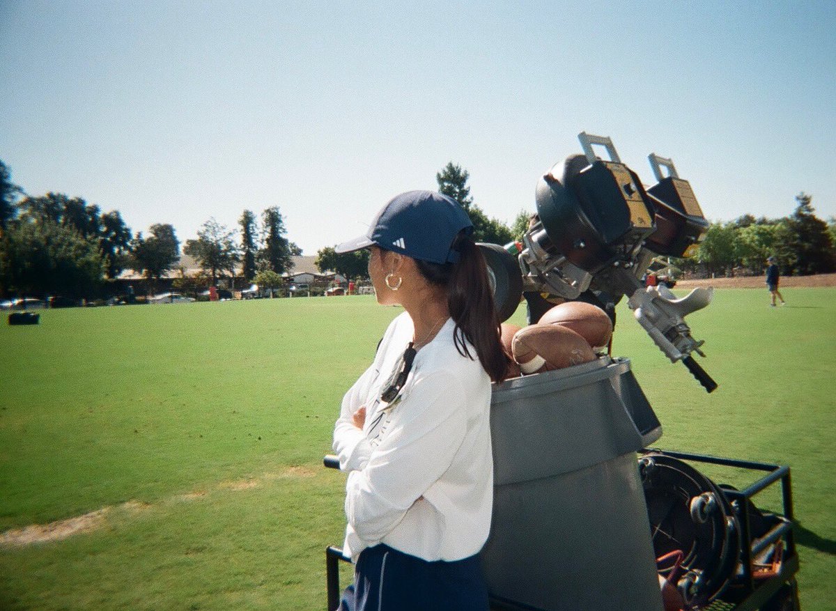 ⭐️EQ WEEK STUDENT SPOTLIGHTS⭐️ 

Name: Jacky Moron
Year in EQ: 3rd
Position Group: Special Teams &amp; Laundry master
Year in School: 4th🥹🎓
Favorite Memory: “Causeway Classic win in 2023 in the pouring rain”

#EQWEEK2025 #GirlsRunEQ