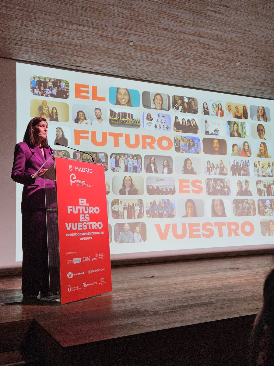 TranviasyTrenes's tweet image. Hoy desde @eoi acompañamos a @MADRID en la entrega de premios y reconocimientos a mujeres emprendedoras de la ciudad. #premioemprendedoras ¡Talento Femenino!