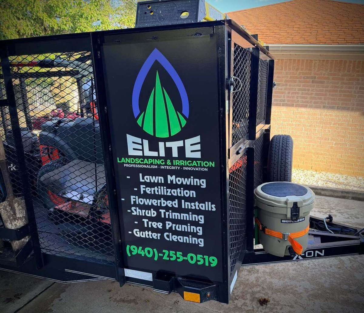 Ink_N_Stitch's tweet image. Fresh new trailer vinyl for our friends over at Elite Lanscaping &amp;amp; Irrigation!  Get your trucks and vehicles branded to advertise your services!  Contact us today for a quote!  #signshop instagr.am/p/DO_fn7yFZKm/