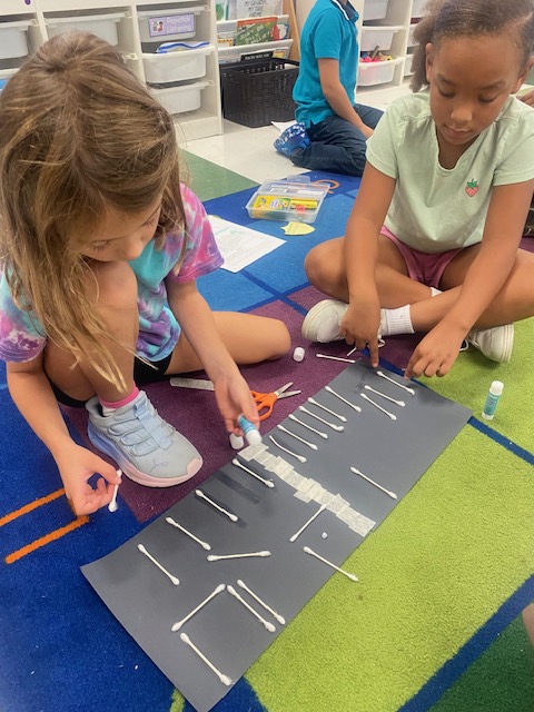 👩‍🚒👮‍♂️👩‍⚕️ Our students are building models of community helpers and combining them to create their very own classroom community! Learning how each role works together makes our city stronger. 🌟🏙️ #STEM <a href="/PCS_STEM/">PCS_STEM</a>