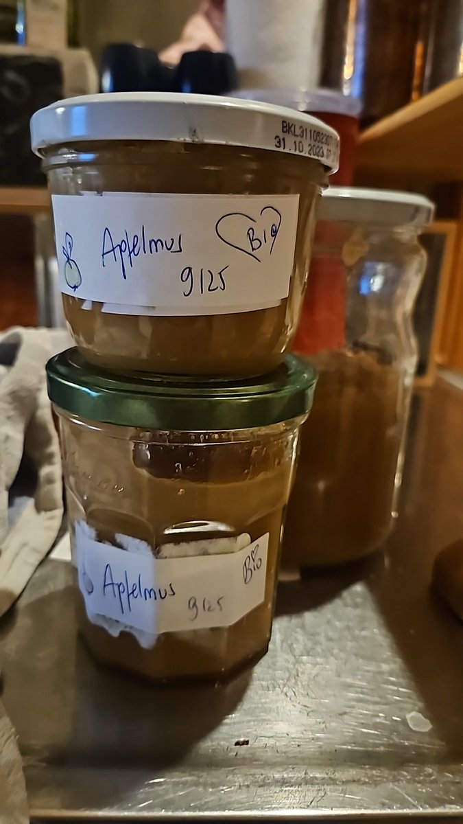 EmiMimi777's tweet image. Ich war wieder fleissig. Der Winter wird sweet😍🤩
#selfmade
#bioausdemgarten