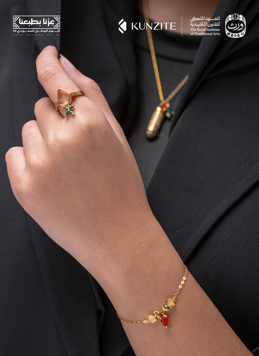 wrth_ksa's tweet image. مجوهرات من #وِرث ثقافتنا 💠

لأن #عزنا_بطبعنا وفنوننا 🇸🇦

#عام_الحرف_اليدوية_2025