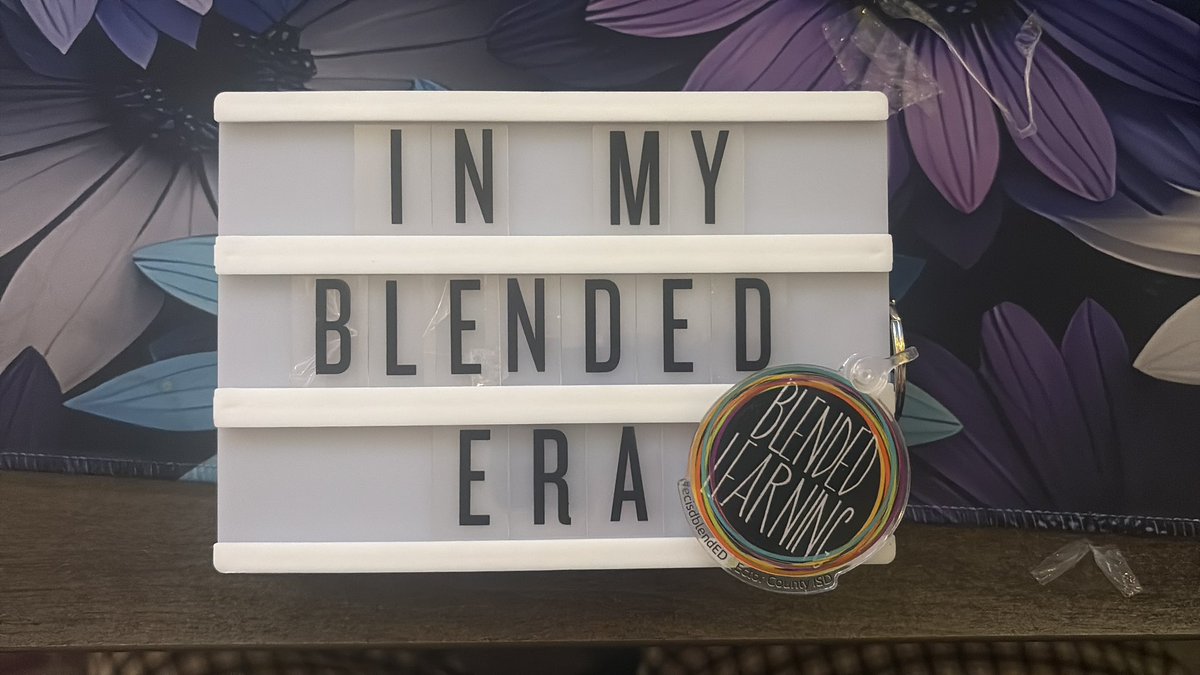 Celebrating 🎉my completion of Uteach Blended Learning AI course with a gift from <a href="/ECISDblendED2/">ECISD Blended Learning 🍁🍂🧡🖤🧡🖤</a>