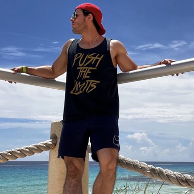 MaxCromwell10's tweet photo. #NuevaFotoDePerfil https://t.co/2WmMH69qbK