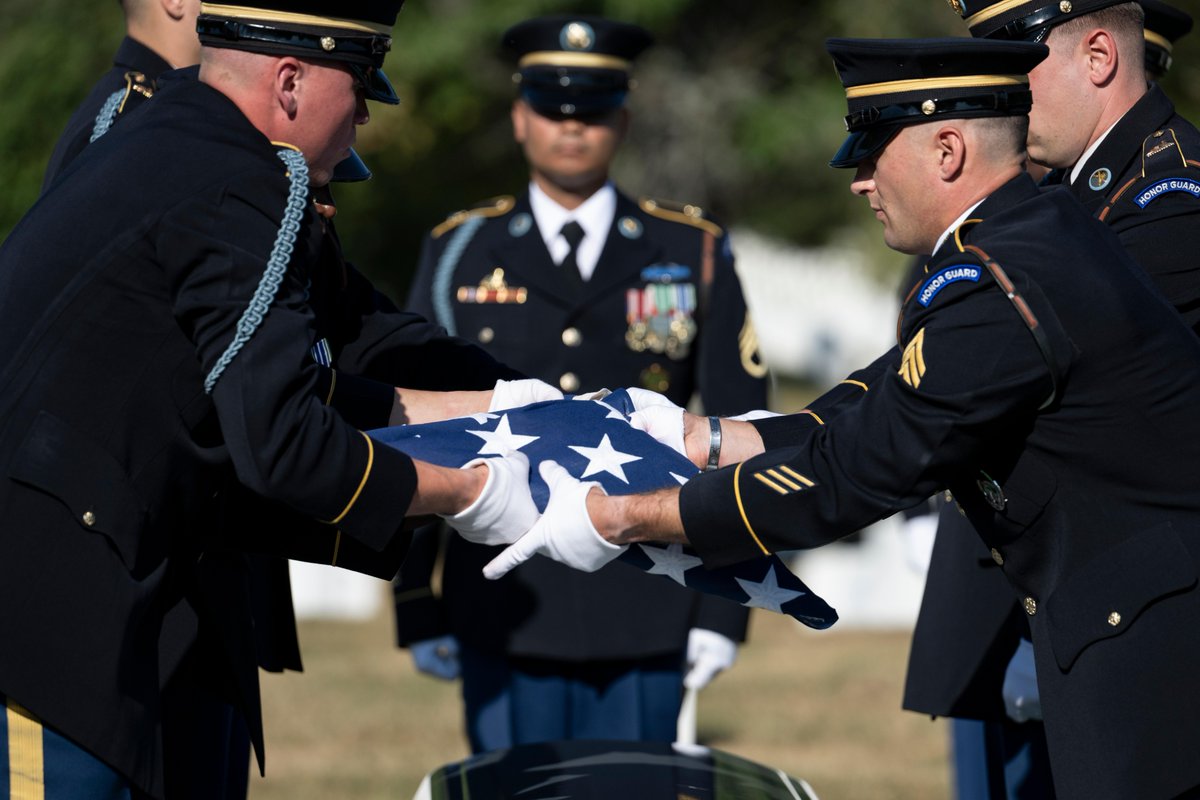 The U.S. flag accompanies the fallen throughout military funerals at Arlington National Cemetery. The flag covers the casket of the fallen as it is transported to the gravesite, it is carefully folded, and then it is presented to the loved one of the fallen. Once presented, the https://t.co/IF0Y5dWdHm
