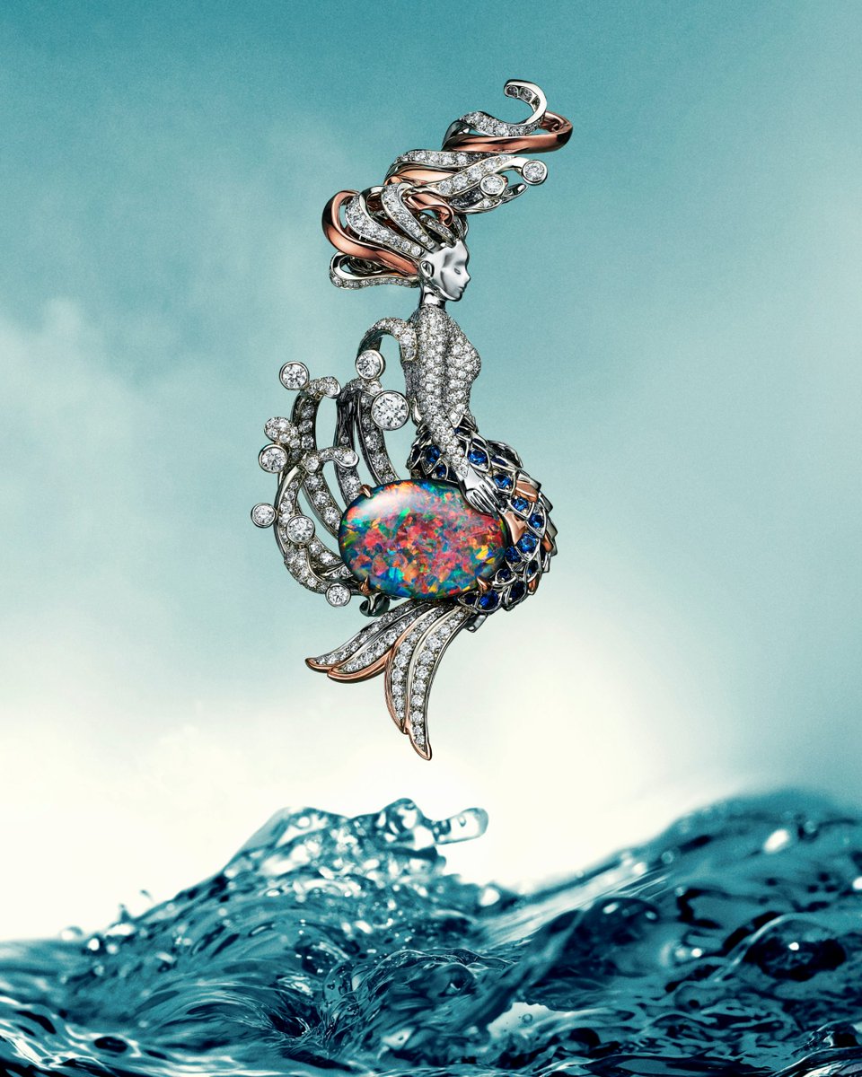 TiffanyAndCo's tweet image. Inspired by the mythical maiden of the sea, the Mermaid chapter from Blue Book 2025: Sea of Wonder comes to life through figurative and surreal forms. A necklace featuring delicate strands of cultured pearls is anchored by black opals of over 28 total carats in an abstract…