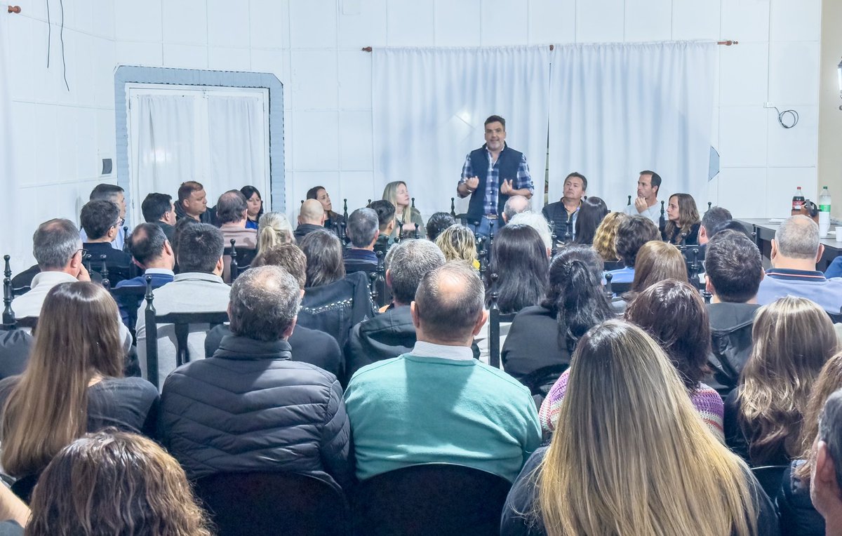 En #Inriville, junto a la dirigencia del departamento #MarcosJuárez, reafirmamos una certeza: Córdoba no puede quedar al margen de las grandes decisiones nacionales 🇦🇷.

Con <a href="/JSchiaretti/">Juan Schiaretti</a>, el liderazgo de <a href="/MartinLlaryora/">Martín Llaryora</a> y los candidatos de #ProvinciasUnidas, trabajamos para que