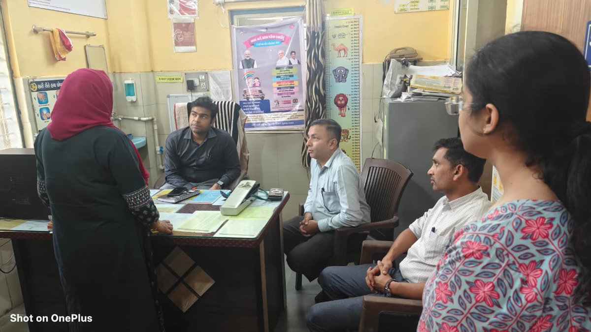 આજરોજ વડાગામ પ્રાથમિક આરોગ્ય કેન્દ્ર ખાતે તાલુકા આરોગ્ય અધિકારી અને મેડિકલ ઓફિસર સાથે પીએમ જય કામગીરીની સમીક્ષા કરેલ જે અંતર્ગત આગામી સમયમાં જે વ્યક્તિઓના પીએમ જય કાર્ડ નિકાળવાના બાકી હોય તેમને સત્વરે કાર્ડ નીકાડવામા આવે તે બાબતે જરૂરી માર્ગદર્શન આપવામાં આવેલ.<a href="/CMOGuj/">CMO Gujarat</a> <a href="/GujPRHDept/">Panchayat, Rural Housing & Rural Dev. Department</a>