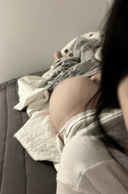 ビデオ見せ合いしたい子dmきて♡♡
#おな電 #裏アカ女子 #裏アカ男子と繋がりたい #見せ合い #エロイプ