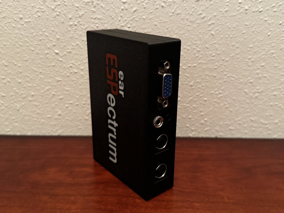 joselopez_ga's tweet image. Me ha dado por actualizar mi diseño de carcasa para el emulador #ESPectrum y la placa #Olimex y me gusta el resultado. Ahora acoge mi módulo de carga ESPear y el jack de entrada de audio todo ello sin perder la estética minimalista ... 😎