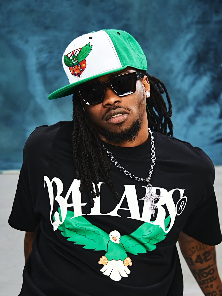 "Style is not all about Blending in, It's all about being Remembered" 

                          =JeriQ 2💰25