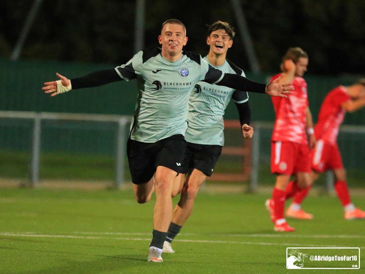 This guy cannot stop scoring when I’m on the side line and he certainly knows how to celebrate. ⁦<a href="/TobiasBraney_/">Tobias Braney</a>⁩ gets number two last night either side of <a href="/LouisBragg6/">Louis Bragg</a> as ⁦<a href="/HullbridgeFC/">Hullbridge Sports FC</a>⁩ win 3-1 in the ⁦<a href="/BBCEssexSport/">BBC Sport Essex</a>⁩ Senior Cup

⁦<a href="/EssexSenior/">Essex Senior League</a>⁩