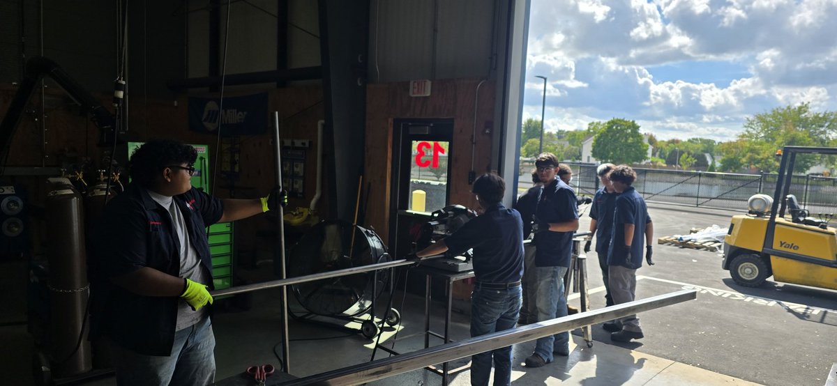 MrDubs_PM_andW's tweet photo. Delivery Day here @ the #weisnercenter from @liebovichbrossteel
About 1/2 done already.
#Accountability
@sd129 @WestAuroraHS @gcampmfg @VALEES1
#teamworkmakesthedreamwork
#makestuffwithyourhands
#makeworkcoolagain
#GSD https://t.co/h5zmdl4jqM