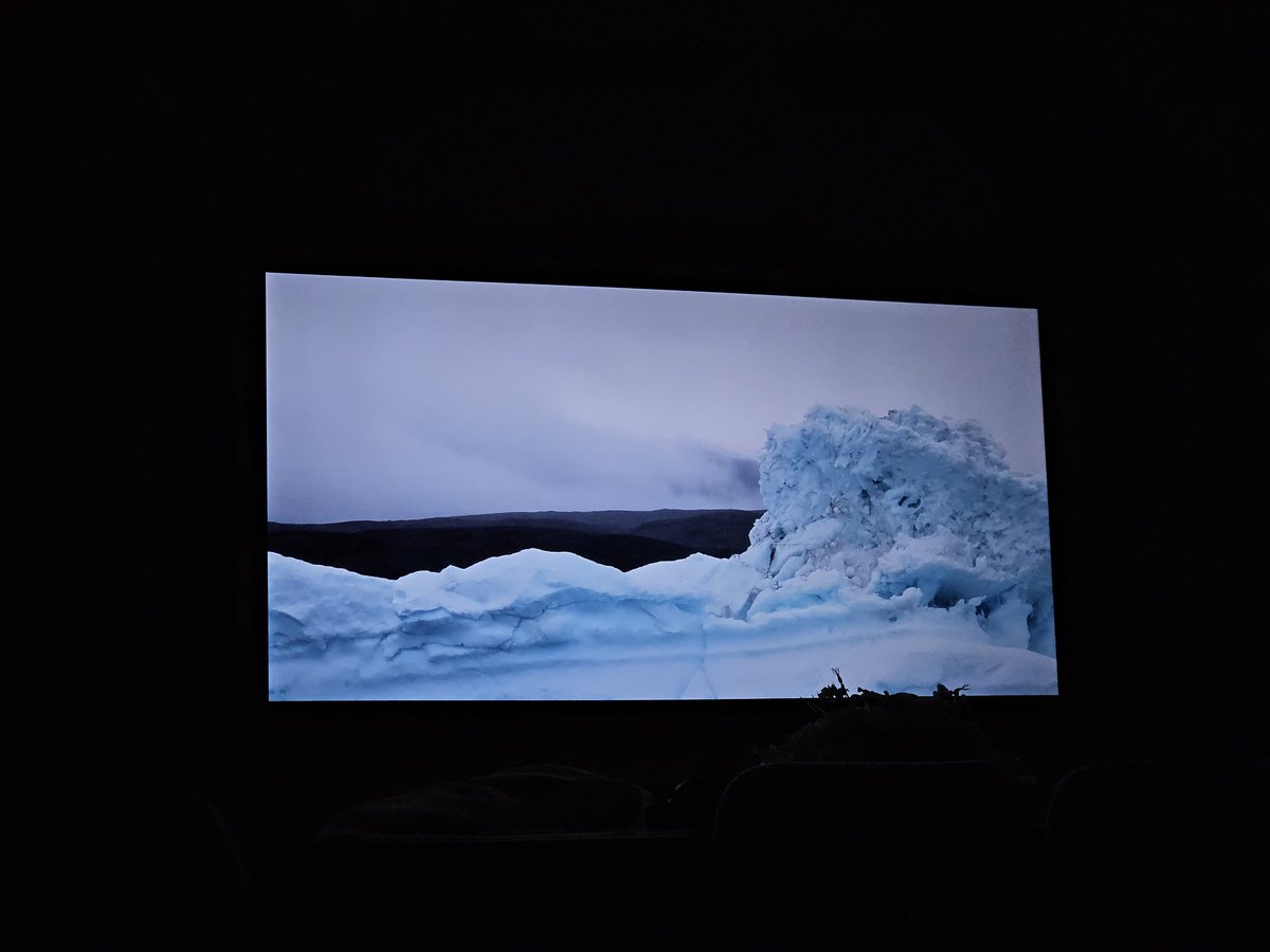 Antarktika belgeselinde payım yok demem artık. Güzel renkler.