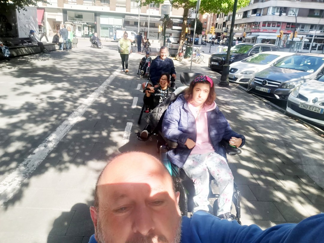 Aptaa_Asturias's tweet photo. #Handbike #deporteESsalud #DeporteAdaptado #DeporteInclusivo
@CocemfeAsturias @gijon #SendaFluvialPiles #CarrilBiciGijón
#aptaa #asturiasadaptada #asturiasaccesible #turismoadaptado #turismoasturias #asturiasparaisonatural
https://t.co/WodkjtzASm @Aptaa_Asturias https://t.co/KkYlzk56QW