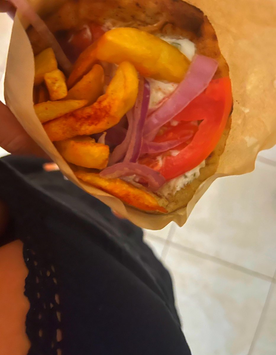 Ας φάμε κάτι ελαφρύ για βράδυ 🙄🤪