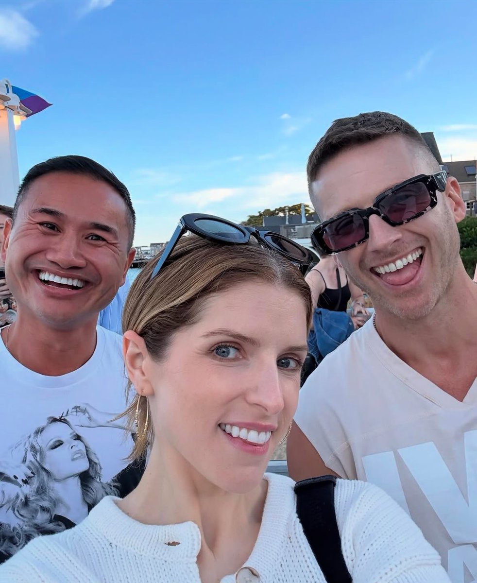 Anna Kendrick Updates tweet media