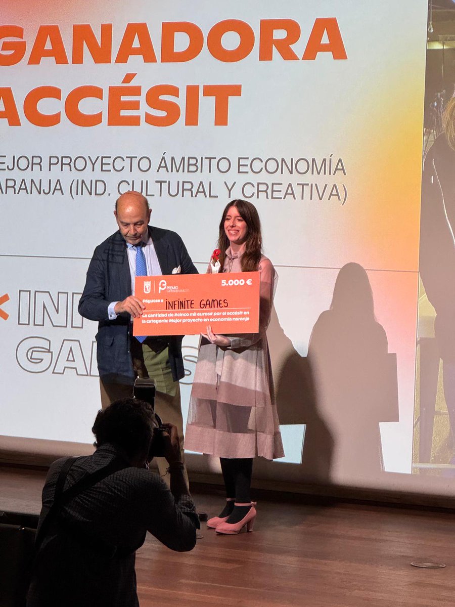 infinite_thread's tweet image. ¡¡Premiadas!!
No tenemos palabras para agradecer a @MADRID y @MadridEmprende el espaldarazo a nuestro trabajo y la puesta en valor de la ilusión de tantas emprendedoras que lo dan todo por sus sueños.
¡Este Premio Emprendedoras va por todas! 🏆🕴️♀️
#PE2025 #ElFuturoEsVuestro