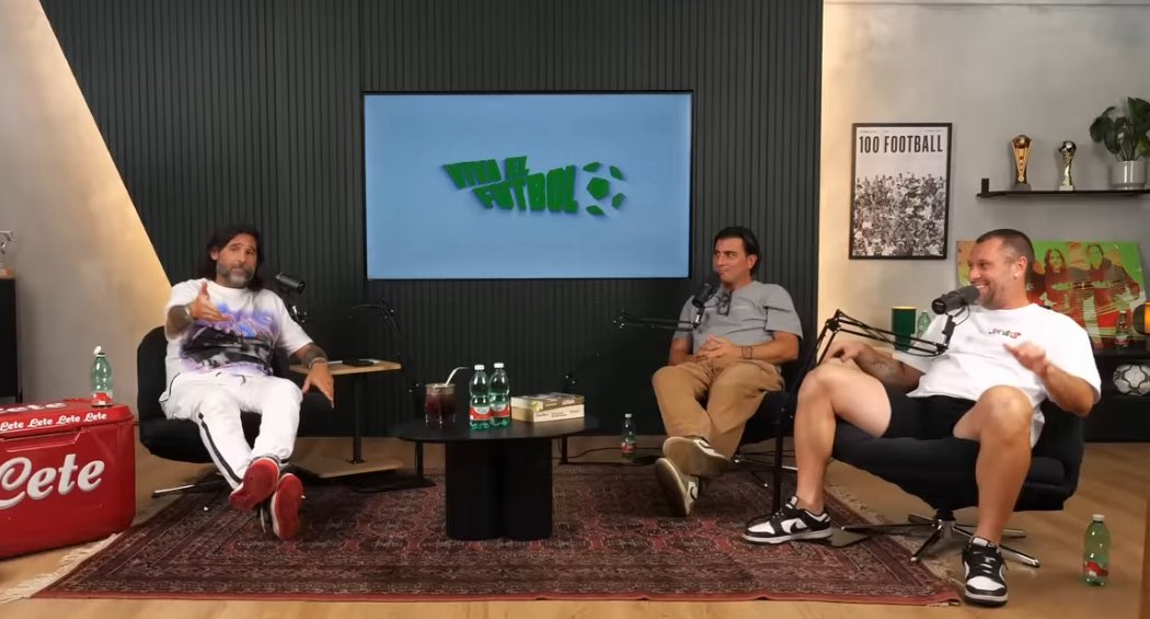 Entendu dans le podcast de Cassano :

"Celui qui veut visiter des stades de football en Europe ne peut pas manquer le Vélodrome.

C’est le vrai stade sud-américain d’Europe."