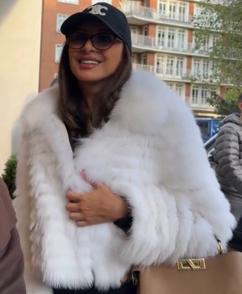 جمالها وجمال الستايل قمر🤍🤍🤍🤍