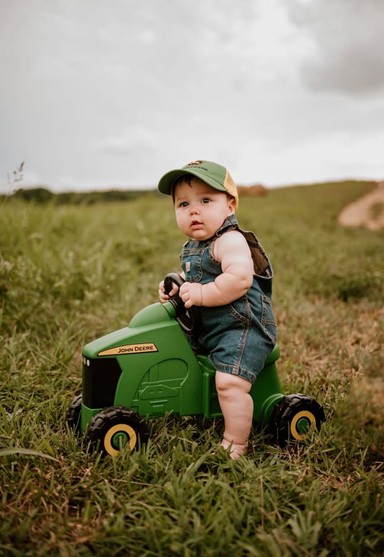 🥳 Congrats to our September #MeadeMoments winner, Bethany Gray!

Nothing cuter than John Deere life starting young 💚💛🚜

Bethany can swing by our Richmond, KY Meade Tractor to pick up her special prize.

Keep tagging us with your best #MeadeMoments — YOU could be our next