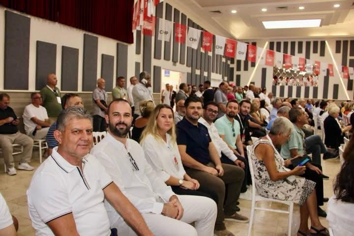 CHP Kuşadası İlçe Başkanlığı’na yeniden seçilen ilçe başkanımız Sn. Mehmet Gürbilek ve değerli yönetim kurulu üyelerini tebrik ediyor, iktidar yolundaki bu kutsal görevde başarılar diliyorum. 

Birlikte yazdık tarihi, birlikte kuracağız geleceği!

Hedef Türkiye iktidarı!