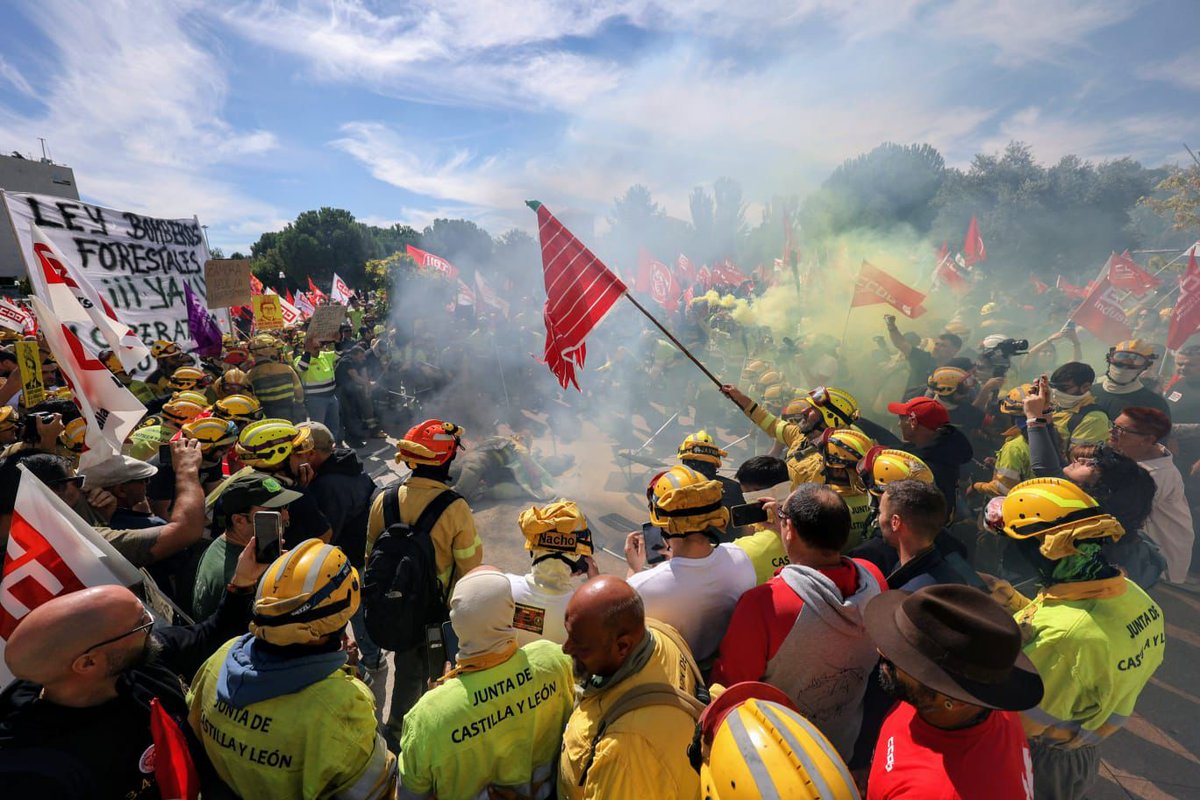 <a href="/CGT/">CGT</a> presente esta mañana en la manifestación d #BBFF en Valladolid. Por un operativo público y profesional