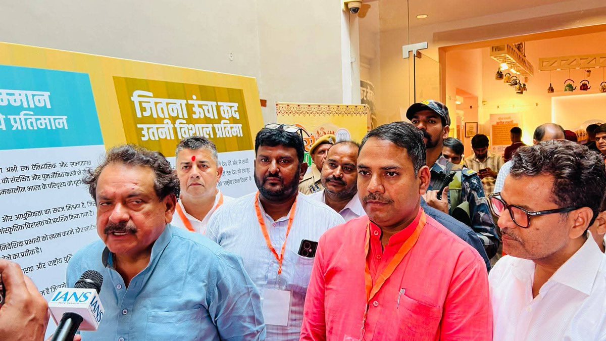 📍जवाहर कला केंद्र जयपुर 
माननीय प्रधानमंत्री श्री नरेन्द्र मोदी जी के जीवन, संघर्ष और उपलब्धियों पर आधारित “नमो प्रदर्शनी” का आयोजन जयपुर स्थित जवाहर कला केंद्र में सेवा पर्व के अंतर्गत किया जा रहा है।
आज शाम इस प्रदर्शनी का अवलोकन माननीय केंद्रीय राज्य मंत्री, पशुपालन श्री