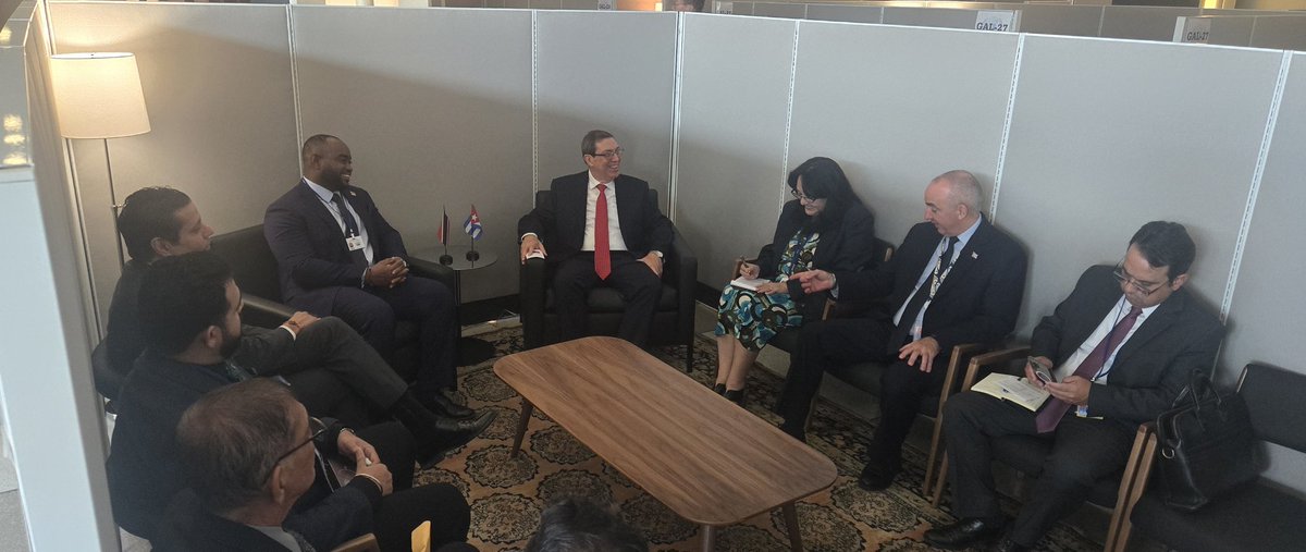 Me reuní con Sean Sobers, Canciller de Trinidad y Tobago, en marco de #AGNU80.

Expresé la voluntad de #Cuba de continuar promoviendo los vínculos bilaterales.