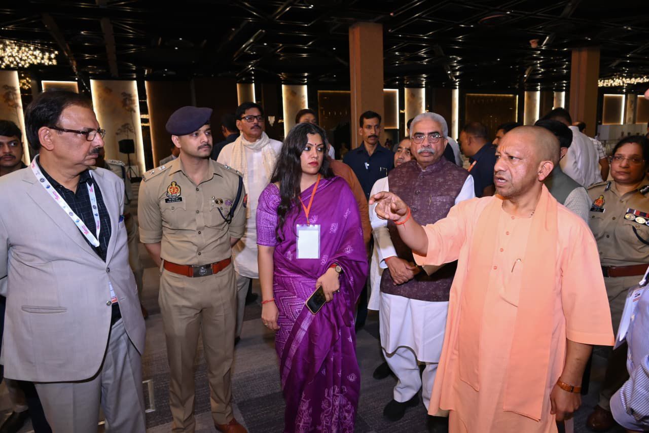 DM NOIDA Gautam Buddha Nagar on X: "मा0 मुख्यमंत्री योगी आदित्यनाथ जी ने आज  India expo mart ग्रे0नो0 में पहुंचकर UPITS-2025 के उद्घाटन समारोह  @MedhaRoopam व वीवीआईपी मूवमेंट ...
