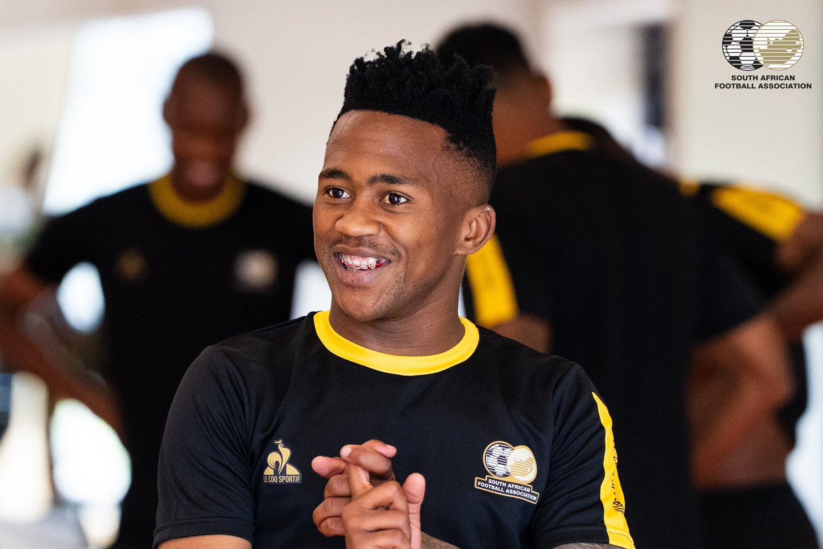 Kaizer Chiefs must sell this boy to Orlando Pirates

He’s playing with cows at Kaizer Chiefs they don’t understand him … 

Plus he said he grew up supporting Orlando Pirates 🤧🤧