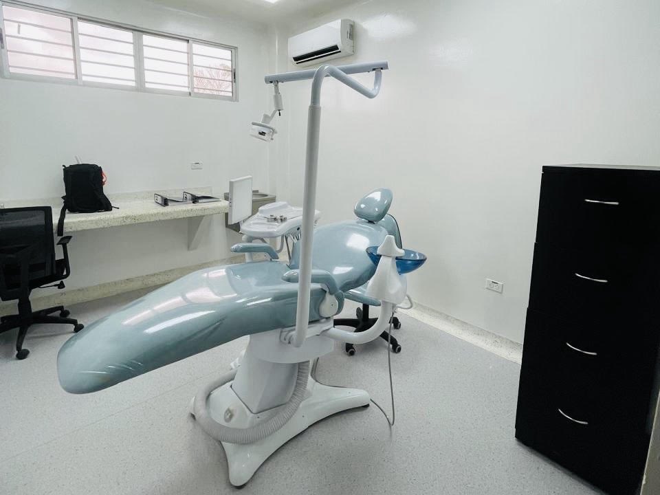 Estados Unidos entregó junto a la Infantería de Marina de Colombia un nuevo centro de salud en Isla Gallinazo, en Tolú, Sucre, para que su población acceda a un servicio de salud seguro y sostenible. 🩺

Con un apoyo de 4.500 millones de pesos, esta obra beneficiará directamente
