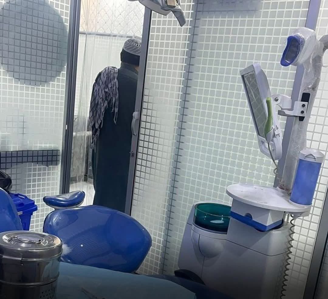 Reports: Another heartbreaking restriction on Afghan women: In Kandahar, the Taliban group ordered dental clinics to bar male doctors from treating female patients and forced women out of clinics. Afghan women are being denied even the right to basic healthcare. #FreeAfghanistan